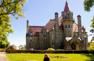 Shelli in front of Craigdarroch Castle