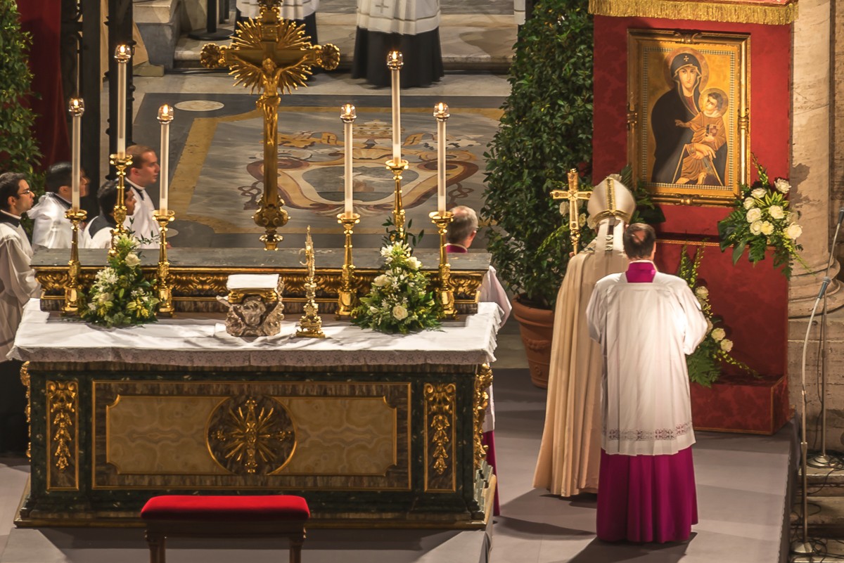 Awaiting the visit of Pope Francis's  to Basillica di Santa Maria Maggiore 6-4-2015